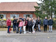 9 B 2